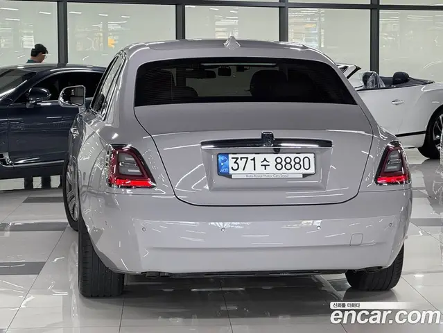 Rolls-Royce Ghost 2022 6.7 автомат (гидро), миниатюра 3