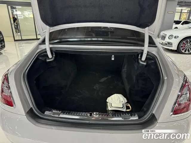 Rolls-Royce Ghost 2022 6.7 автомат (гидро), миниатюра 4