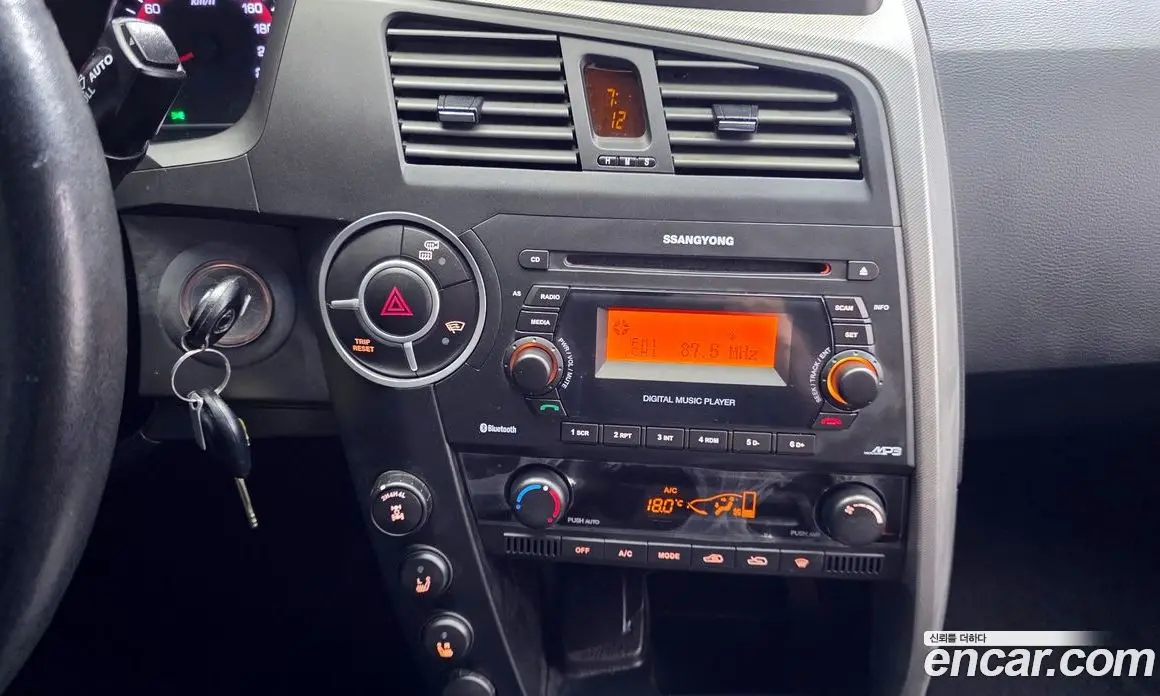 SsangYong Korando 2013 2.0 автомат (гидро), фото 18
