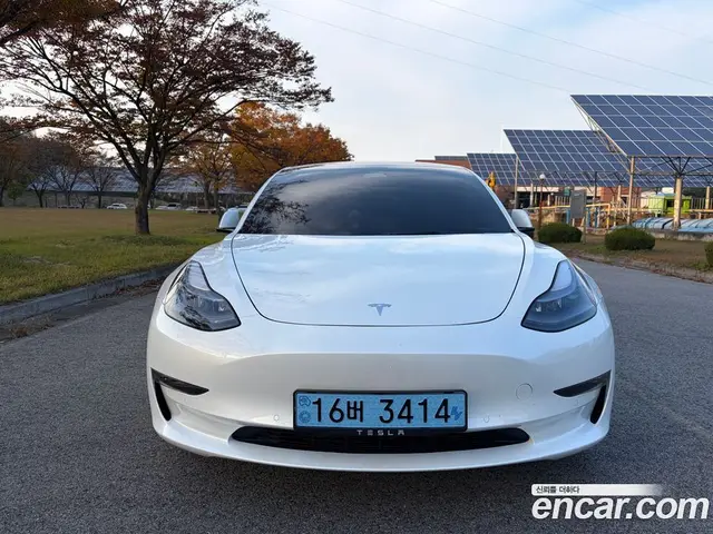 Tesla Model 3 2022 автомат (гидро), миниатюра 3