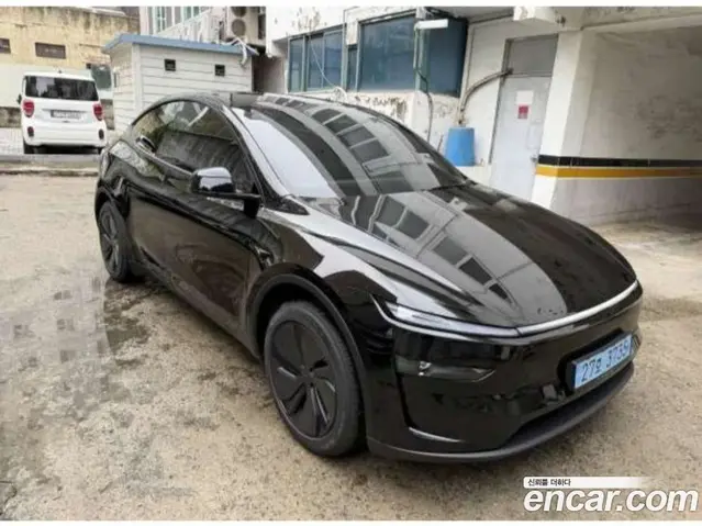 Tesla Model Y 2026 автомат (гидро), миниатюра 5
