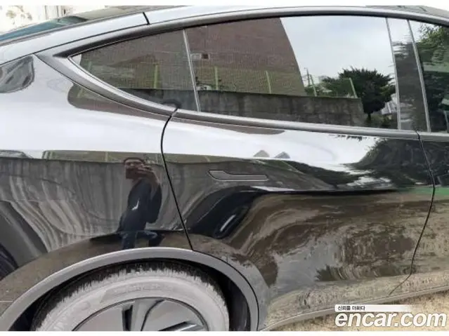 Tesla Model Y 2026 автомат (гидро), миниатюра 7