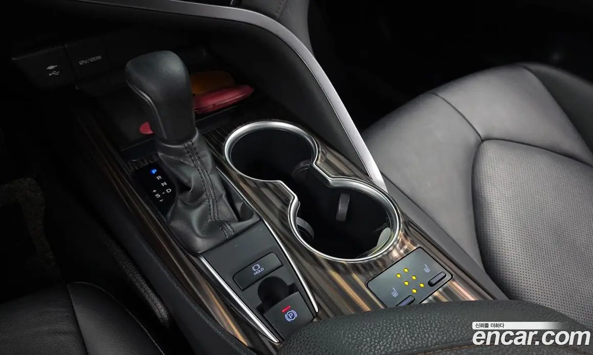 Toyota Camry 2019 2.5 автомат (гидро), фото 9