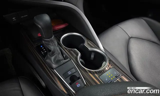 Toyota Camry 2019 2.5 автомат (гидро), миниатюра 9