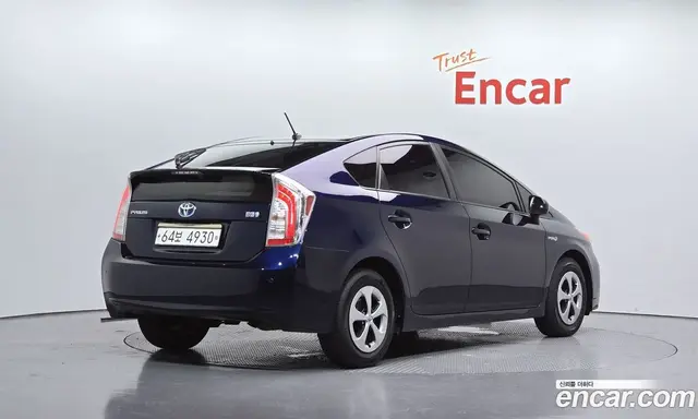 Toyota Prius 2013 1.8 автомат (гидро), миниатюра 2