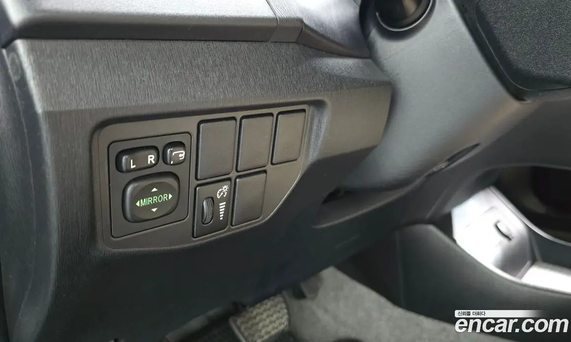 Toyota Prius 2013 1.8 автомат (гидро), фото 15