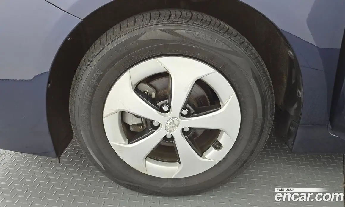 Toyota Prius 2013 1.8 автомат (гидро), фото 5