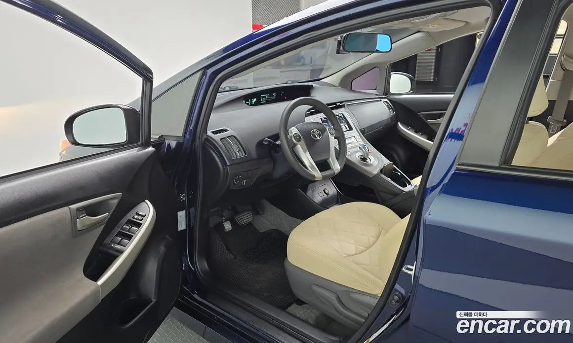Toyota Prius 2013 1.8 автомат (гидро), фото 10