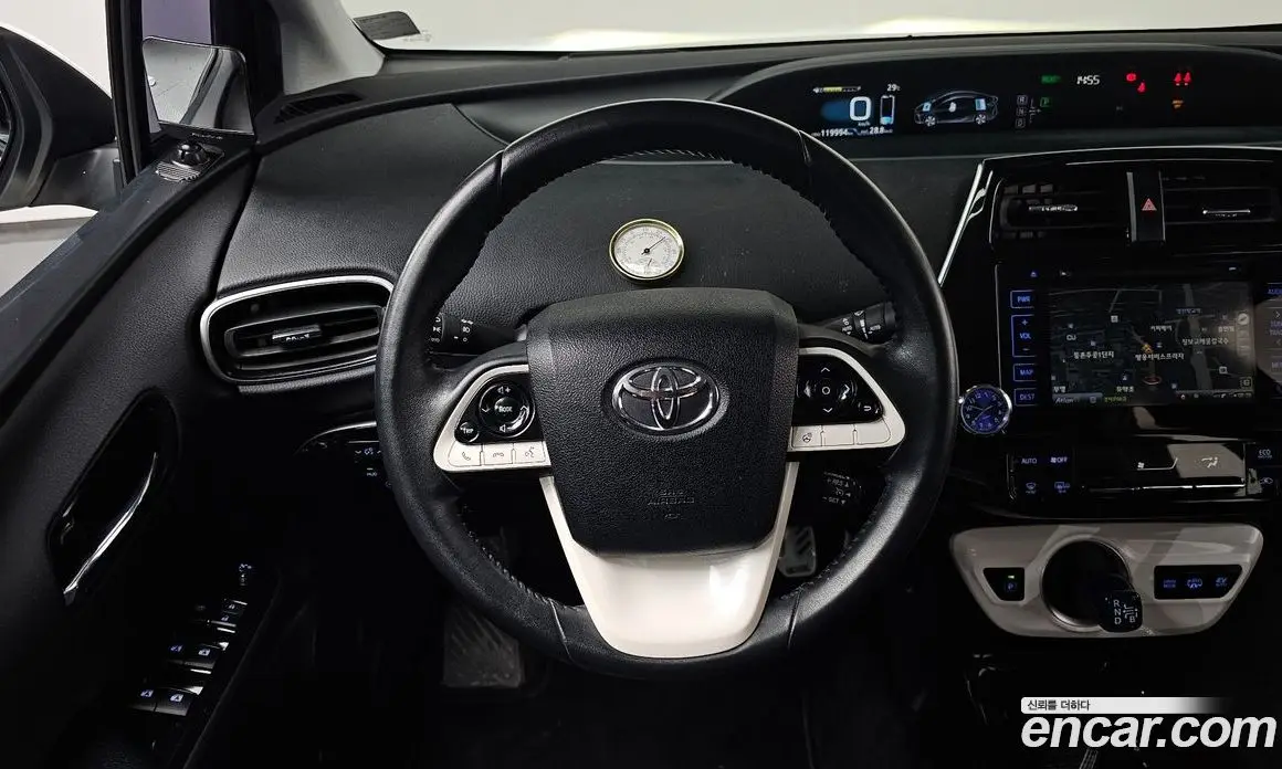 Toyota Prius 2017 1.8 автомат (гидро), фото 13