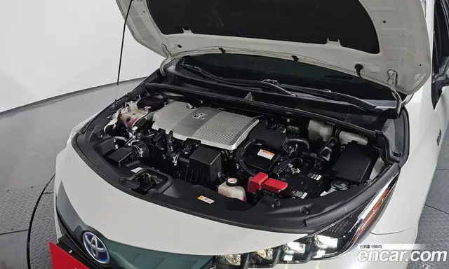 Toyota Prius 2017 1.8 автомат (гидро), миниатюра 6