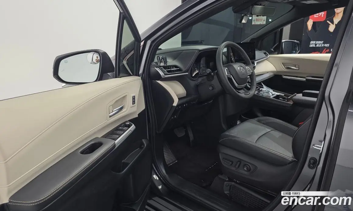 Toyota Sienna 2025 2.5 автомат (гидро), фото 13