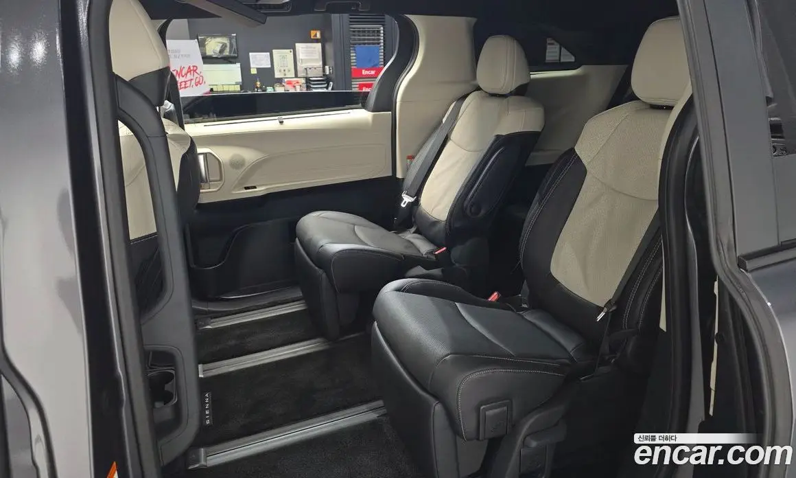 Toyota Sienna 2025 2.5 автомат (гидро), фото 16
