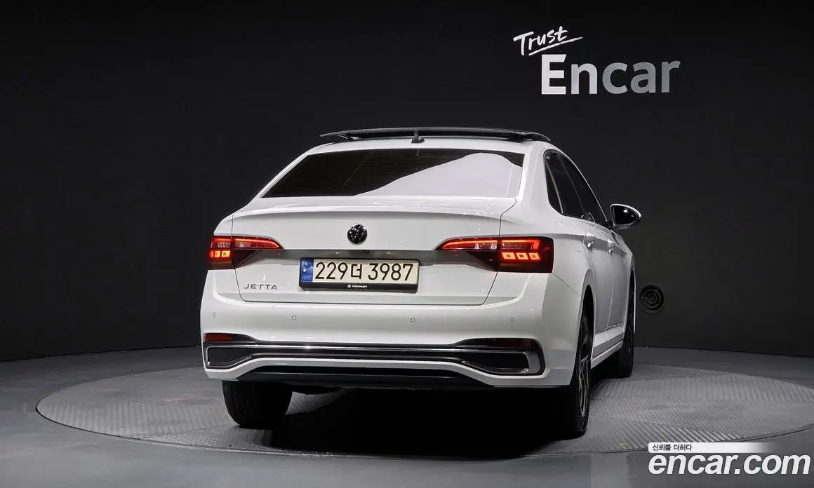 Volkswagen Jetta 2023 1.5 автомат (гидро), фото 4