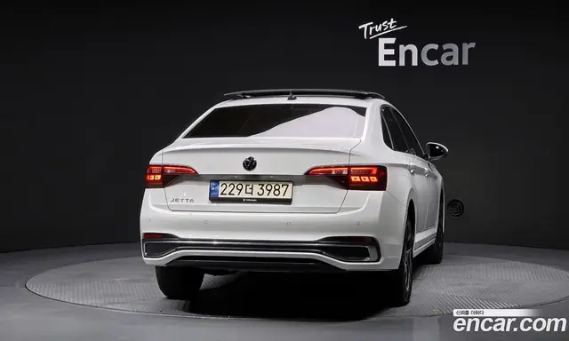 Volkswagen Jetta 2023 1.5 автомат (гидро), миниатюра 4