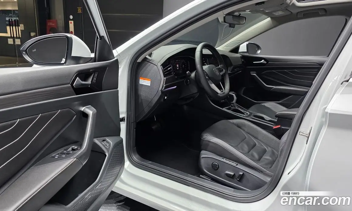 Volkswagen Jetta 2023 1.5 автомат (гидро), фото 10