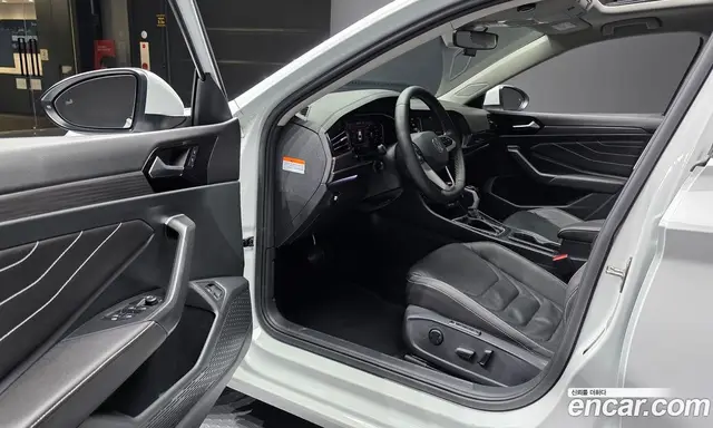 Volkswagen Jetta 2023 1.5 автомат (гидро), миниатюра 10