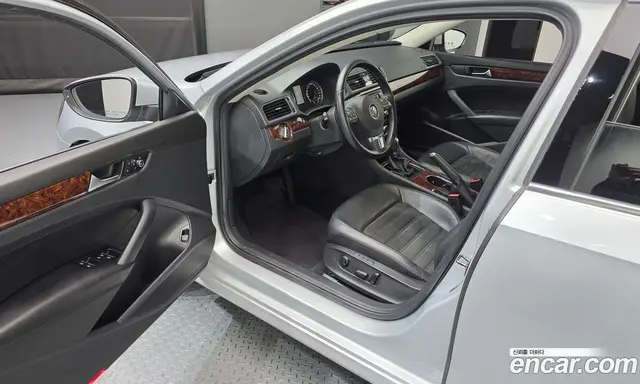 Volkswagen Passat 2013 2.0 автомат (гидро), миниатюра 10 Volkswagen Passat 2013 2.0 автомат (гидро), миниатюра 10