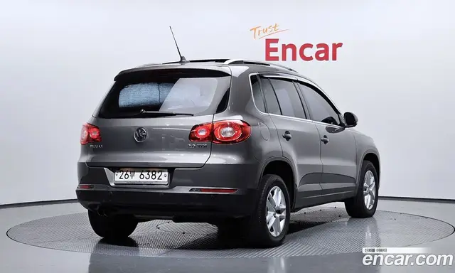 Volkswagen Tiguan 2009 2.0 автомат (гидро), миниатюра 2