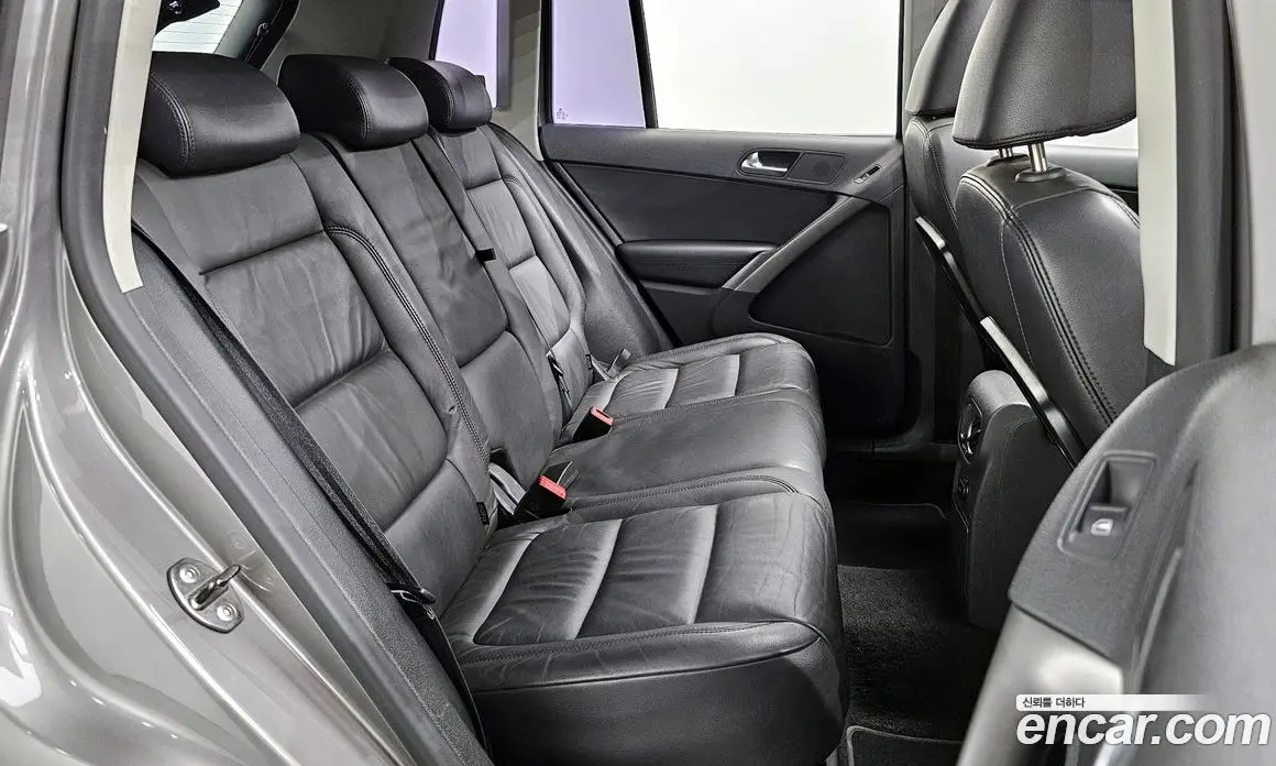 Volkswagen Tiguan 2009 2.0 автомат (гидро), фото 12