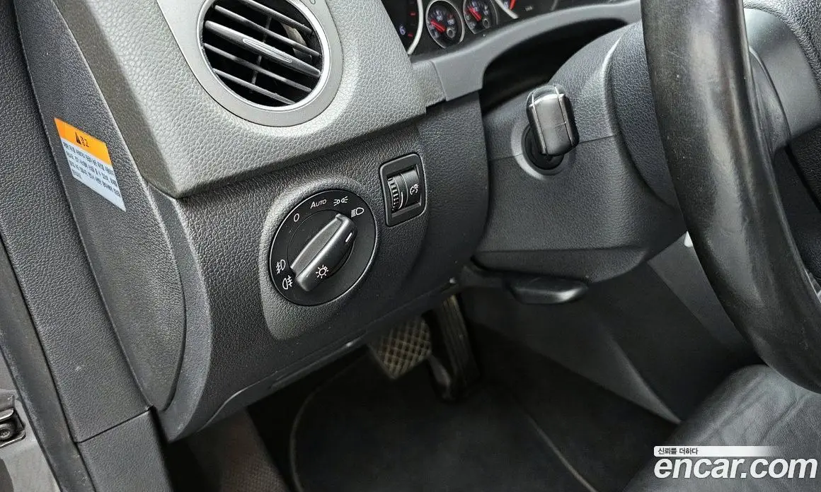 Volkswagen Tiguan 2009 2.0 автомат (гидро), фото 16