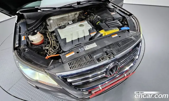 Volkswagen Tiguan 2009 2.0 автомат (гидро), миниатюра 6