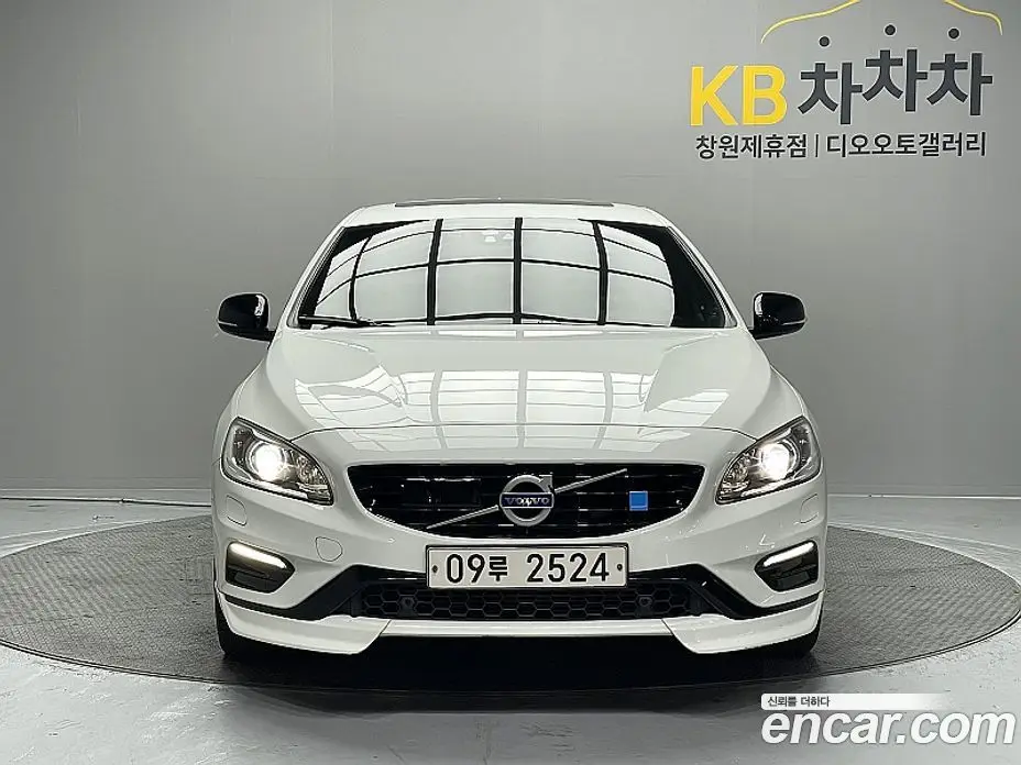 Volvo S60 2017 2.0 автомат (гидро), фото 3 Volvo S60 2017 2.0 автомат (гидро), фото 3