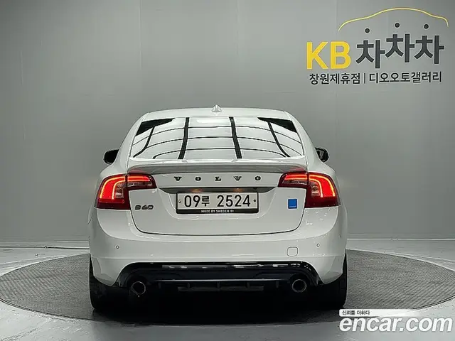 Volvo S60 2017 2.0 автомат (гидро), миниатюра 4 Volvo S60 2017 2.0 автомат (гидро), миниатюра 4