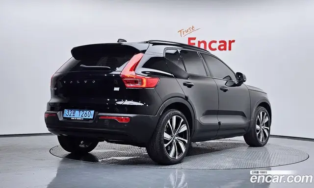 Volvo XC40 2022 0.2 автомат (гидро), миниатюра 2