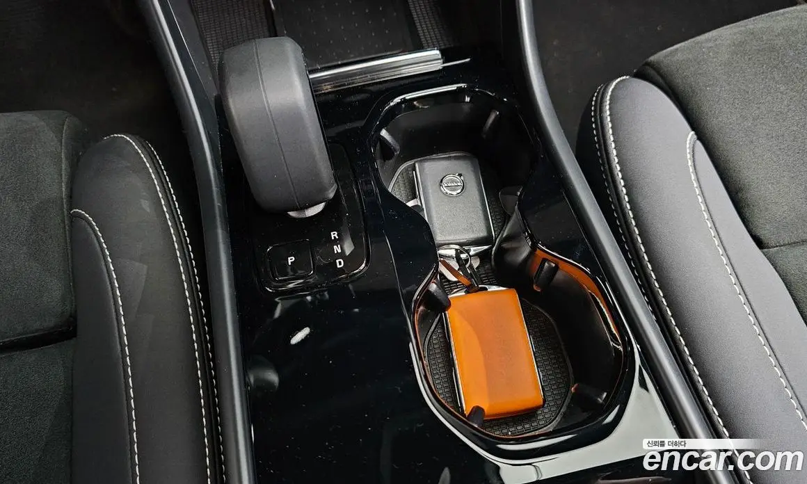 Volvo XC40 2022 0.2 автомат (гидро), фото 12