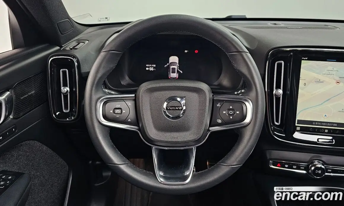 Volvo XC40 2022 0.2 автомат (гидро), фото 20