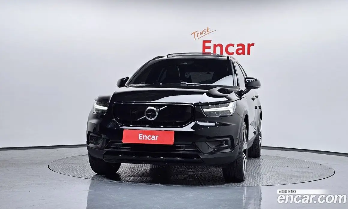 Volvo XC40 2022 0.2 автомат (гидро), фото 3