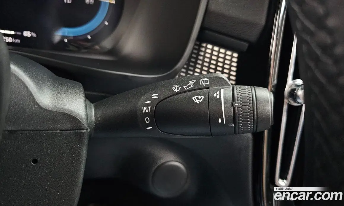 Volvo XC40 2022 0.2 автомат (гидро), фото 30