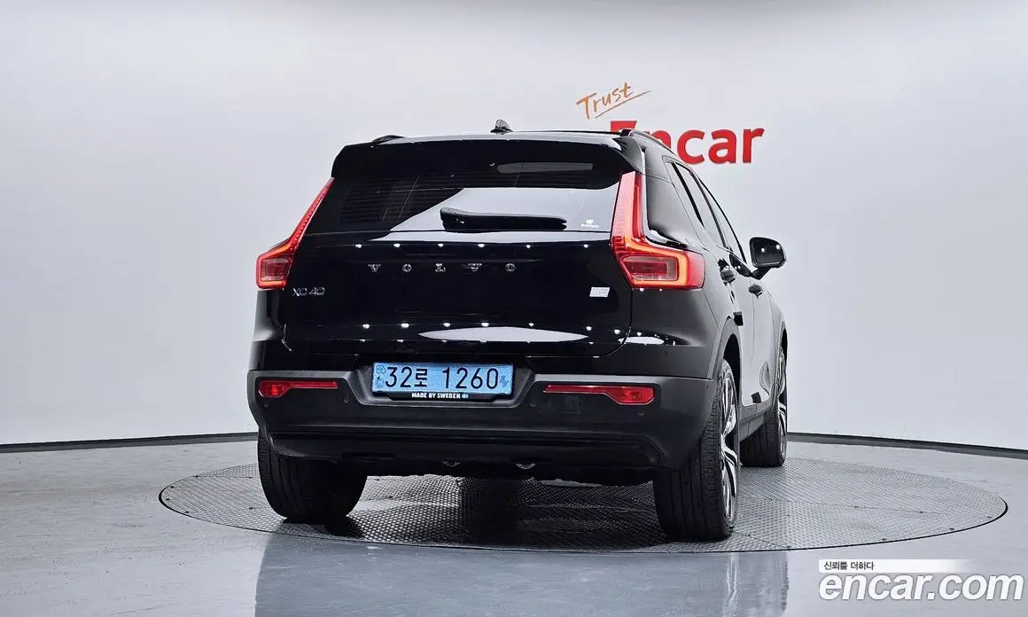 Volvo XC40 2022 0.2 автомат (гидро), фото 4