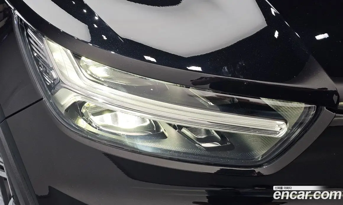 Volvo XC40 2022 0.2 автомат (гидро), фото 8