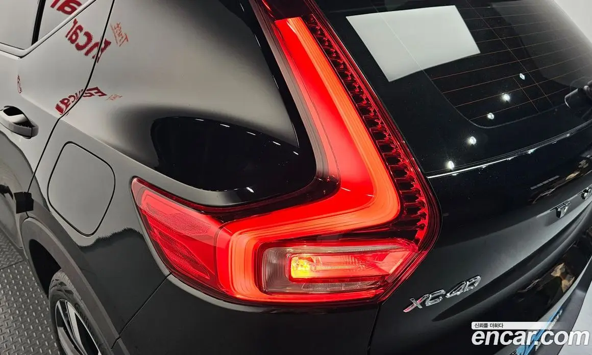 Volvo XC40 2022 0.2 автомат (гидро), фото 9