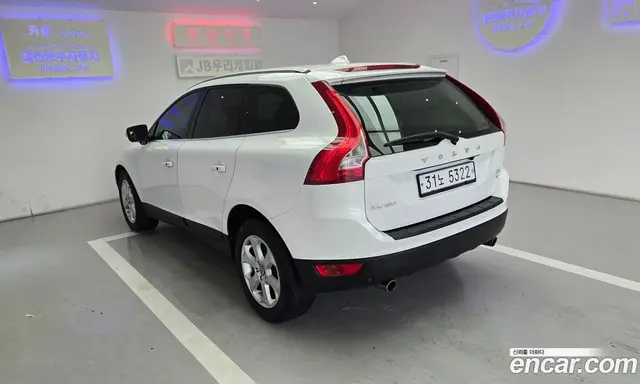 Volvo XC60 2011 2.4 автомат (гидро), миниатюра 3