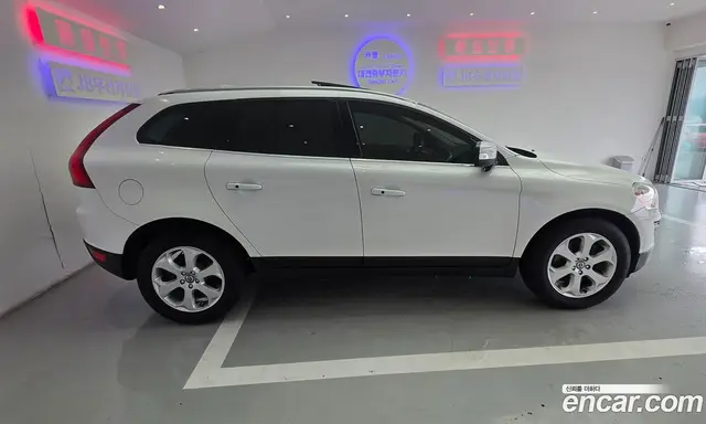 Volvo XC60 2011 2.4 автомат (гидро), миниатюра 6