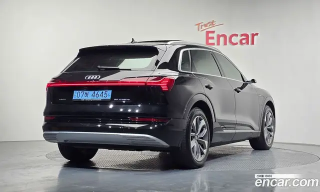Audi e-tron 2021 0.2 автомат (гидро), миниатюра 2