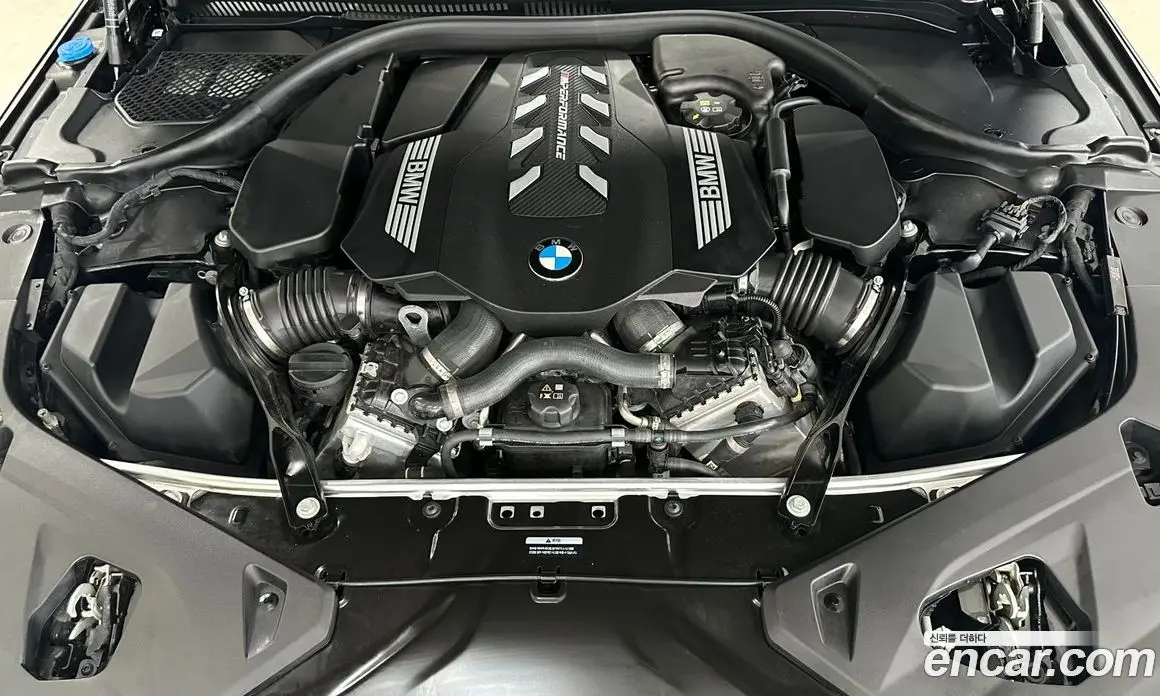 BMW 8 серия 2024 4.4 автомат (гидро), фото 6