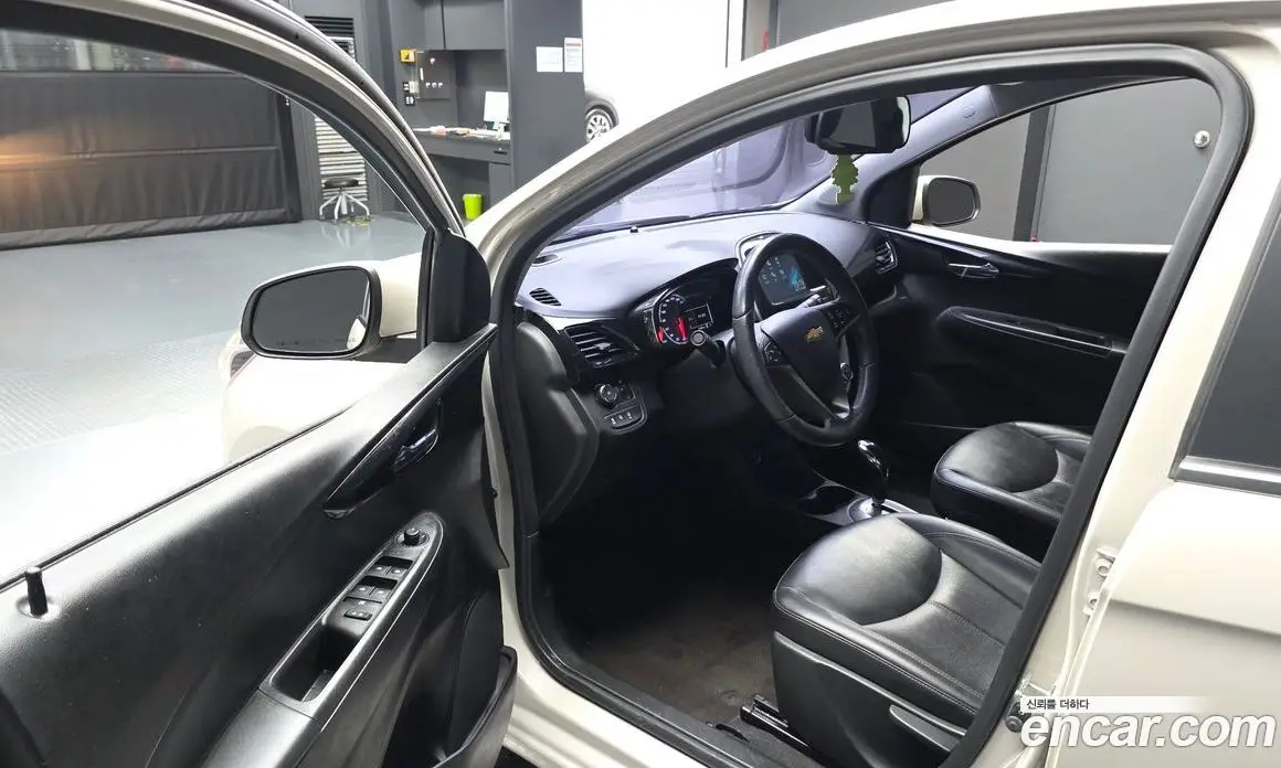 Chevrolet Spark 2015 1.0 автомат (гидро), фото 13