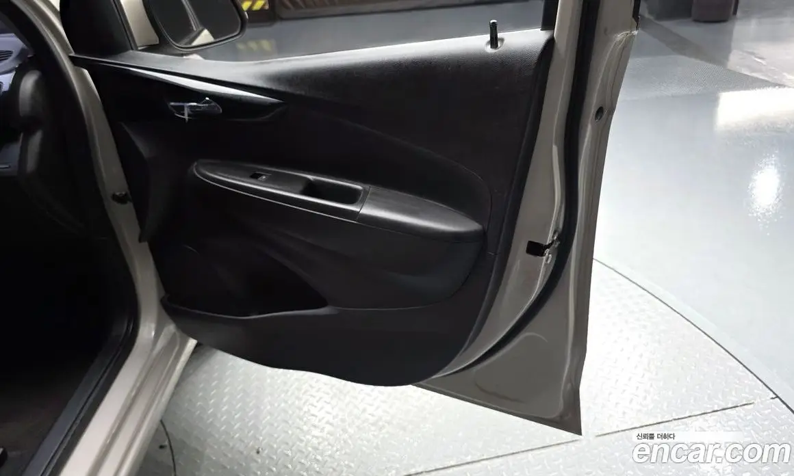 Chevrolet Spark 2015 1.0 автомат (гидро), фото 14