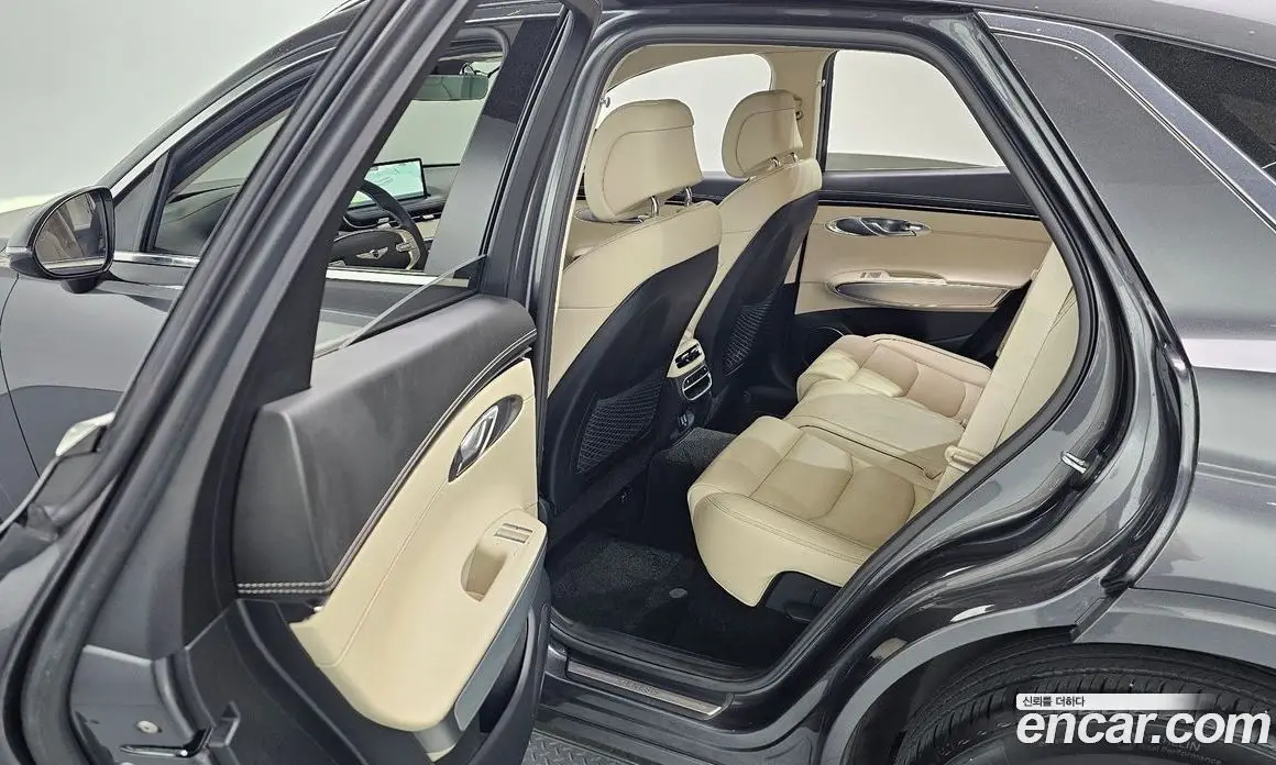 Genesis GV70 2021 2.5 автомат (гидро), фото 12 Genesis GV70 2021 2.5 автомат (гидро), фото 12
