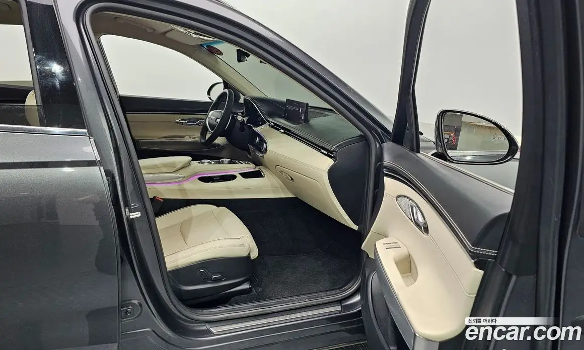 Genesis GV70 2021 2.5 автомат (гидро), фото 10 Genesis GV70 2021 2.5 автомат (гидро), фото 10