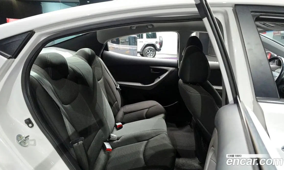Hyundai Avante 2012 1.6 автомат (гидро), фото 12