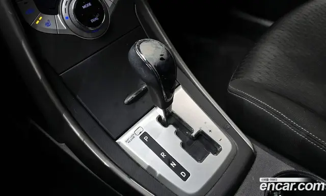 Hyundai Avante 2012 1.6 автомат (гидро), миниатюра 9