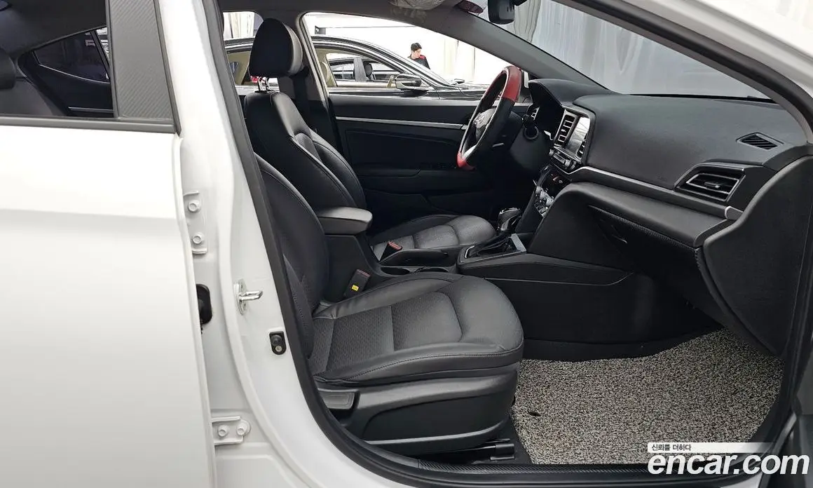 Hyundai Avante 2019 1.6 автомат (гидро), фото 11