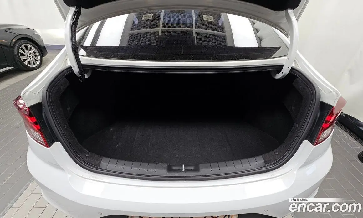 Hyundai Avante 2019 1.6 автомат (гидро), фото 20