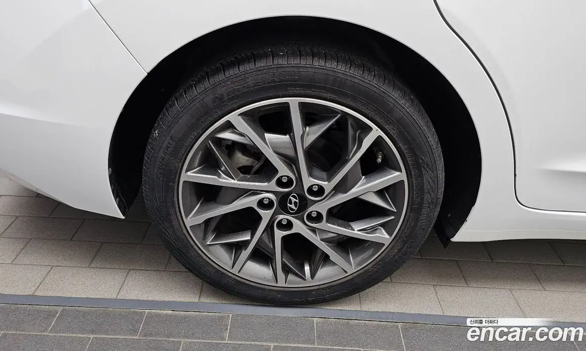 Hyundai Avante 2019 1.6 автомат (гидро), фото 5