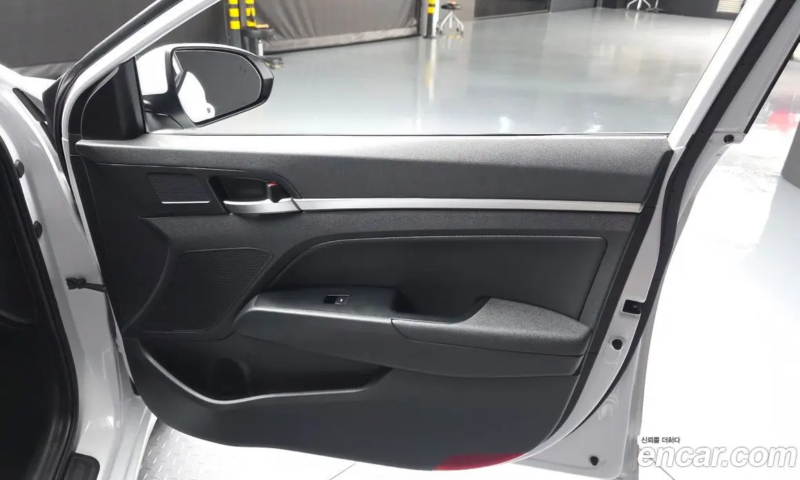 Hyundai Avante 2019 1.6 автомат (гидро), фото 14