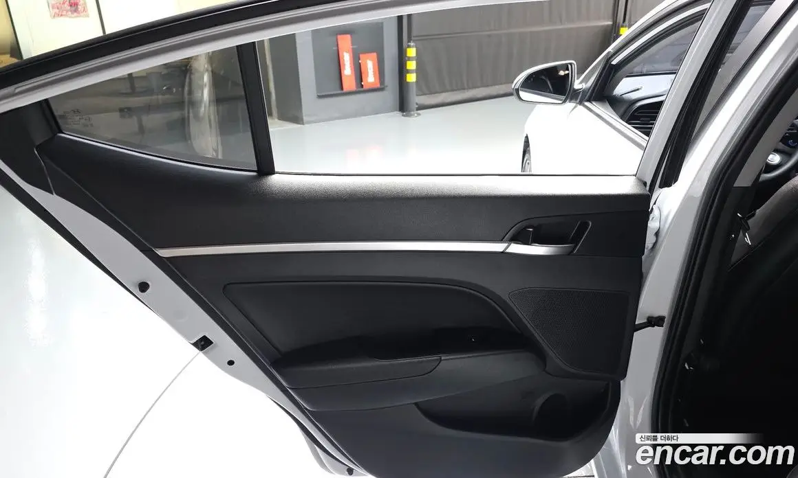 Hyundai Avante 2019 1.6 автомат (гидро), фото 15